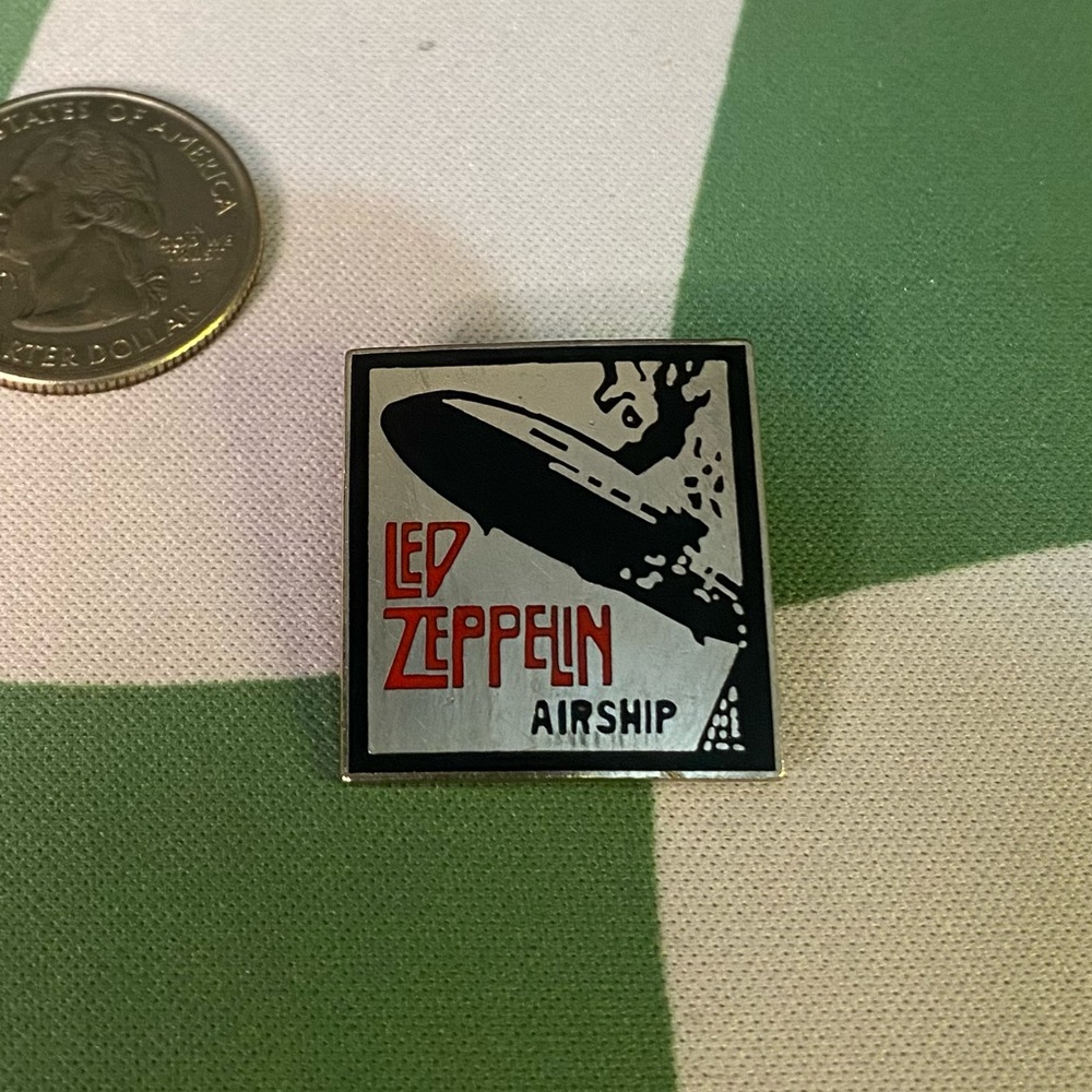 Vintage Led Zeppelin Airship Metal Enamel Lapel Pinback Hat Pin Badge Button